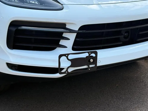Vista 9 de CravenSpeed Platypus Soporte para placa de matrícula compatible con Porsche Cayenne (modelos base y S) 2024-2025 Sin taladrar Se instala