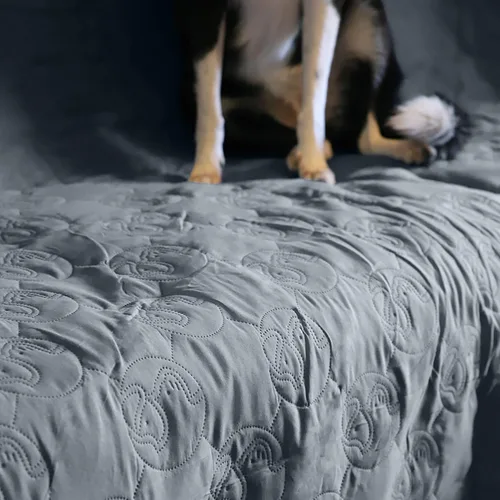 Vista 8 de Kritter Planet Funda antideslizante para sofá para mascotas, funda impermeable para cama de perro, lavable y protector de muebles para perros