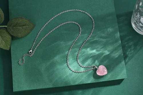 Vista 3 de Collar de Cristal de Cuarzo Cristales Curativos Collares para Mujeres Regalo del Día de las Madres Cuarzo Corazón Piedra Preciosa del Amor, Piedra