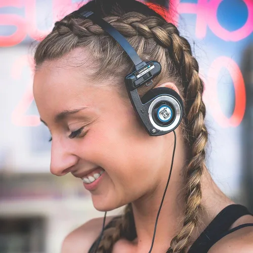 Vista 10 de Koss Porta Pro - Auriculares de diadema con funda, color negro