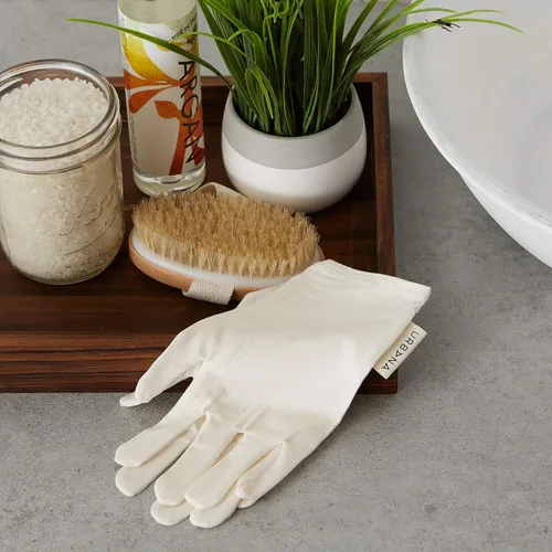 Vista 4 de Guantes exfoliantes Urban Spa para la ducha, baño, exfoliante y limpiador