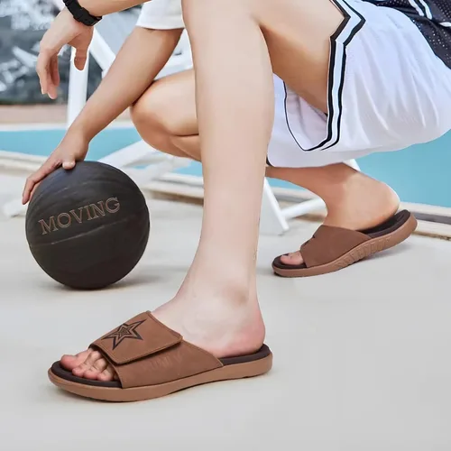 Vista 5 de KuaiLu Sandalias deportivas para hombre con cojín suave y soporte de arco para fascitis plantar, puntera abierta, ajustables, para interiores