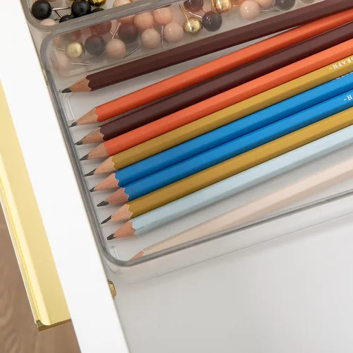 Vista 4 de Martha Stewart Grady - Cajas de almacenamiento apilables de plástico transparente con tapas de plástico blanco, juego de 3 Tapa de plástico