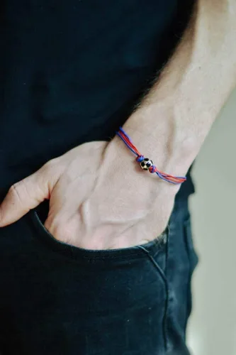 Vista 2 de Shani & Adi Jewelry Pulsera de fútbol para hombre, equipo deportivo, pulsera para hombre, balón de fútbol de fútbol, cuerdas rojas y azules, regalo