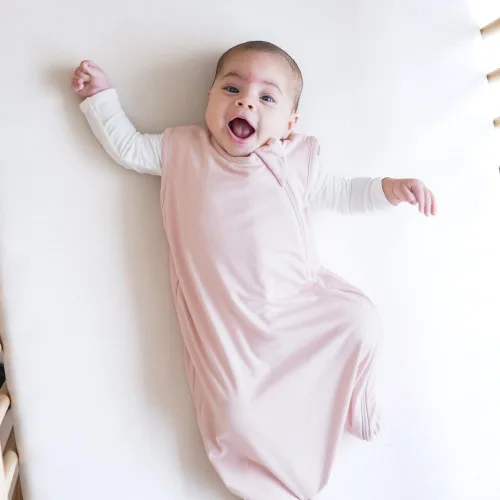 Vista 2 de KYTE BABY - Saco de Dormir para Niños Pequeños - Hecho de Rayón Suave Elaborado a Partir de Material de Bambú - 0-36 Meses - 0.5 tog - Estampado