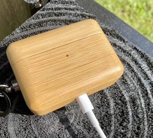 Vista 9 de Funda de madera natural para Airpods – Funda protectora compatible con AirPods Pro, funda de carga inalámbrica hecha de accesorios de madera únicos