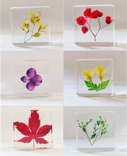 Vista 9 de Pisapapapeles de flores, 6 piezas de resina para escritorio con muestras de flores prensadas reales, decoración de mesa, cubo cuadrado transparente