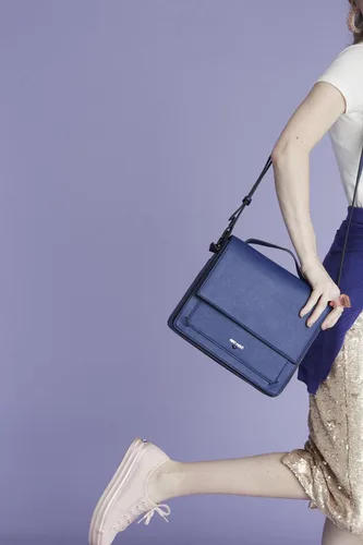 Vista 4 de Bolso bandolera Eastside para mujer, diseño de gatito hocico Azul