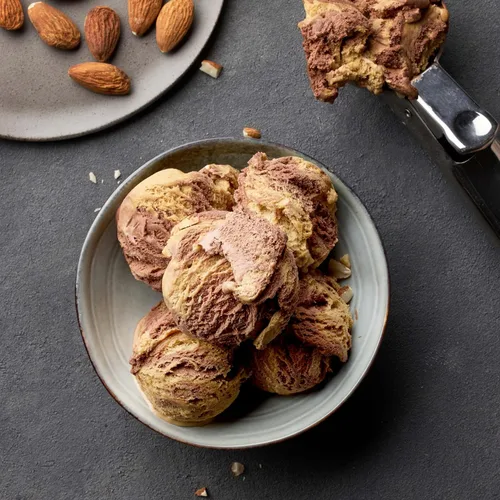 Vista 4 de Yupik Almendras Europeas Crudas Orgánicas, 2.2 lb, Sin OGM, Veganas, Sin Gluten, Buena Fuente de Proteínas, Fibra, Hierro y Calcio, Bajas