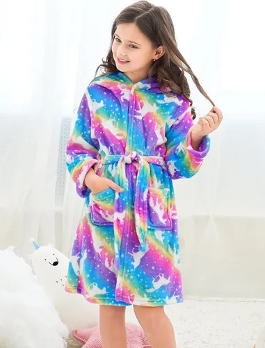 Vista 2 de Doctor Unicorn Suave bata de baño con capucha arcoíris para niñas