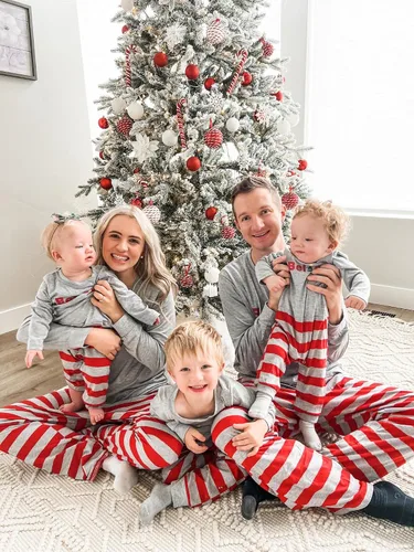 Vista 2 de IFFEI - Conjunto de pijamas familiares de Navidad con estampado de letras ropa de dormir a cuadros