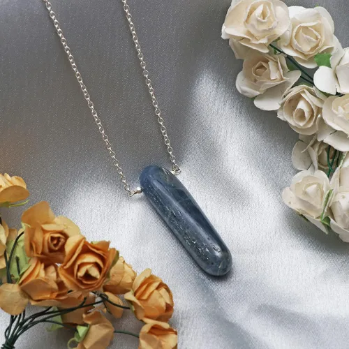 Vista 3 de Gempires - Collar con colgante de cristal de cianita natural crudo, hecho a mano, hipoalergénico de 18 pulgadas, chapado en plata para todos