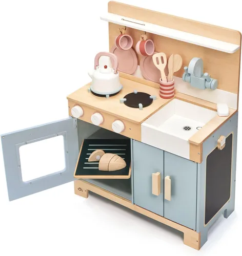 Vista 2 de Tender Leaf Toys Mini Chef Home Kitchen – Cocina de madera totalmente equipada con accesorios para cocinar – Desarrolla habilidades sociales