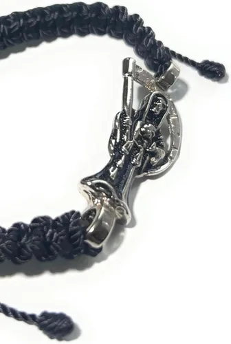 Vista 2 de Pulsera Hilo Negro Pulsera Roja de hilo de la Santa Muerte, Nailon,