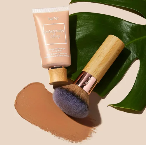 Vista 7 de Base de cobertura total Amazonian Clay con 12 horas de duración y SPF 15, marca Tarte, sin caja