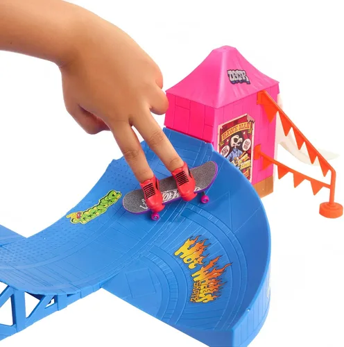 Vista 5 de Hot Wheels Skate Amusement Park - Juego de patinaje con 1 diapasón exclusivo de Tony Hawk, 1 par de zapatos de skate extraíbles, sonidos activados