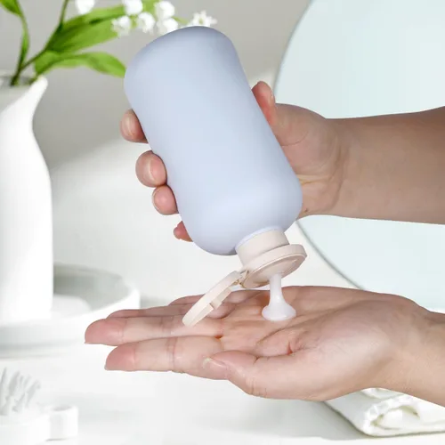 Vista 5 de Botellas de champú de viaje de plástico de 6.8 onzas, botellas exprimibles recargables con tapa abatible para artículos de tocador, recipiente