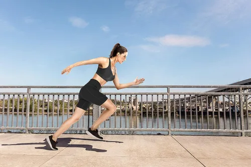 Vista 7 de IUGA Pantalones cortos de entrenamiento para mujer con bolsillos de cintura alta, pantalones deportivos cortos para mujer, pantalones cortos de yoga
