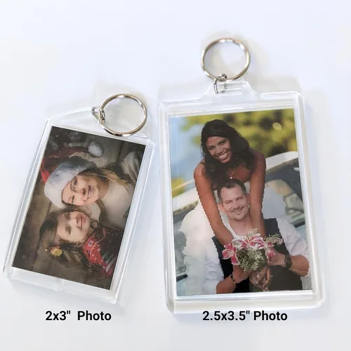 Vista 2 de Llavero de foto Flip Lenticular, transiciones lenticulares personalizadas de una foto a otra mientras la inclinas, Claro