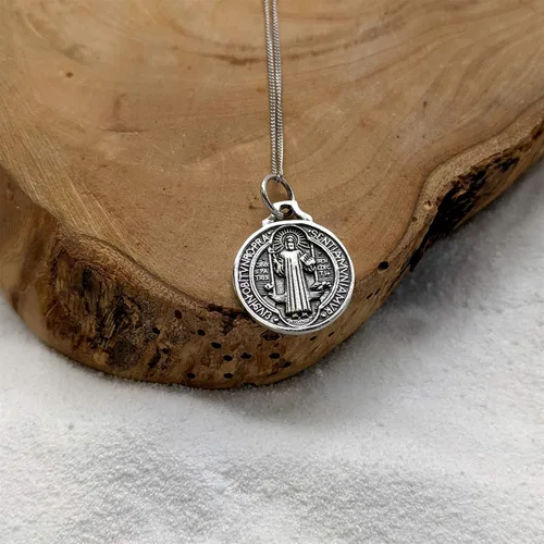 Vista 3 de 81stgeneration - Collar con colgante de moneda de San Benito de plata de ley 925 para hombre y mujer, 18.0in