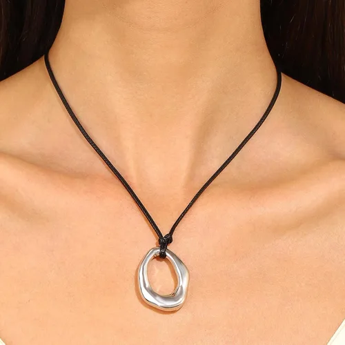 Vista 2 de YANCHUN Collar occidental con dije grueso, collar de cordón de joyería bohemia con colgante, accesorios de joyería A1: Gargantilla gruesa de plata