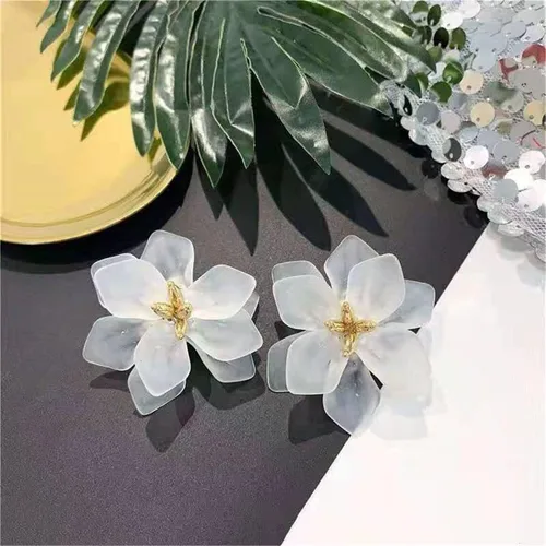 Vista 9 de Aretes colgantes únicos hechos a mano con diseño de flores de resina mate grandes y elegantes de acrílico para mujeres y niñas, regalos de joyería