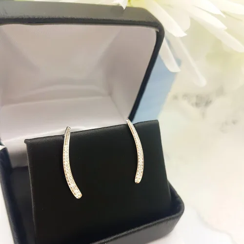 Vista 3 de Dazzlingrock Collection 0.15 Cttw 14K oro sólido corte redondo diamante blanco pendientes trepadores para mujer