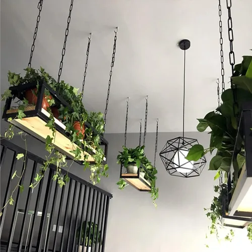 Vista 5 de Drsyffsup Estante de vino colgante industrial para techo, estantes flotantes con marco de madera y metal para bar, cocina, balcón, estante de garaje