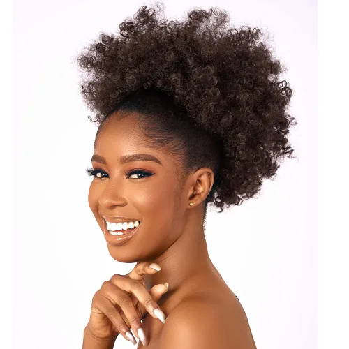 Vista 13 de Extensión de cola de caballo rizada con cordón para mujeres negras, extensiones de cabello sintético corto afro kinkys rizado con dos clips (1#)