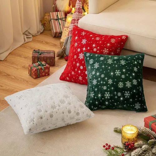 Vista 2 de MIULEE - Juego de 2 fundas de cojín decorativas de Navidad, hechas de piel sintética suave con copos de nieve plateados y brillantina, para Verde