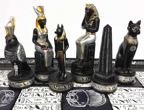 Vista 17 de Alicia en el país de las maravillas Fantasy Chess Men Set - NO Board