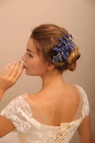 Vista 4 de Peine de pelo de ópalo zafiro real para mujer, accesorio de boda con flores de cristal azul, regalo para ella, tocado de fiesta para novia, dama