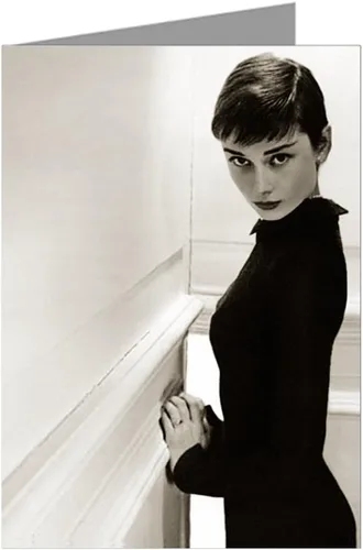 Vista 6 de Epic Greeting Cards Doce tarjetas de notas variadas de Audrey Hepburn de sus películas con un pequeño vestido negro