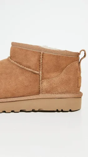 Vista 6 de UGG - Botas clásicas de caña ultrabaja para mujer Castaño