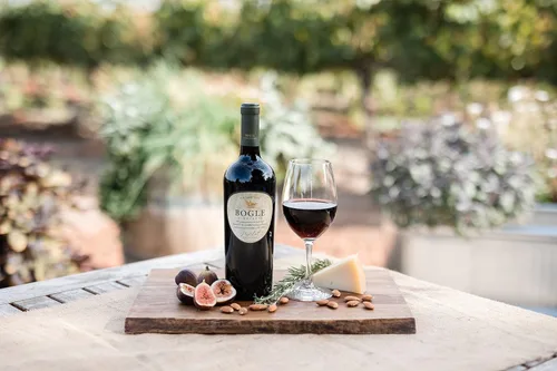 Vista 4 de Bogle Merlot, vino tinto, botella de 750 mL