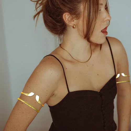 Vista 4 de RechicGu Juego de 2 pulseras griegas para el brazo superior del brazo, de metal ajustable, gitano, bohemio, conjunto de joyas, para bailarina
