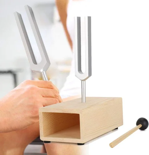 Vista 3 de Diapasón, martillo de diapasón, diapasón de afinación 440Hz, herramientas de percusión, martillo de madera, herramienta de sonido. Estante