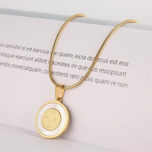 Vista 3 de Collar de medalla de San Benito de acero inoxidable, medalla del sacramento cristiano, joyería anti-mal, regalos católicos para hombres y mujeres