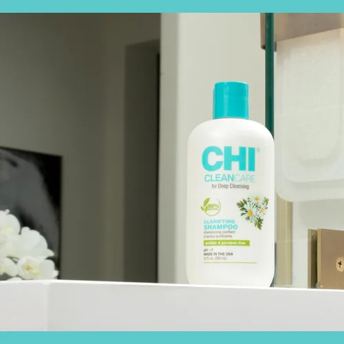 Vista 4 de CHI CleanCare Champú Clarificante, Limpia Profundamente el Cabello y el Cuero Cabelludo, Elimina la Acumulación y Restaura la Humedad del Cabello