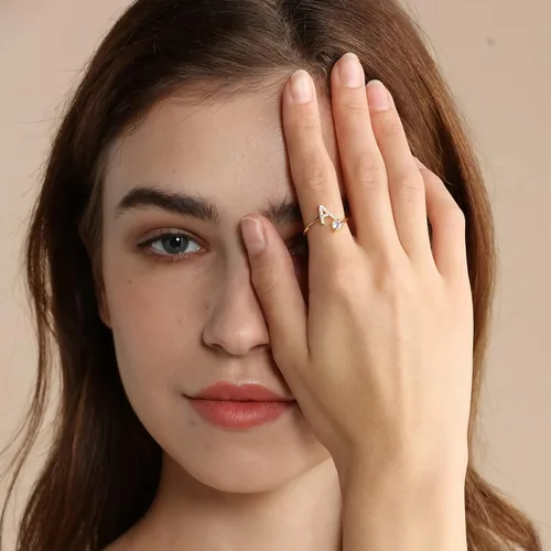Vista 3 de Haoze Anillo de letra inicial para mujeres y niñas, anillos apilables dorados del alfabeto con inicial de cristal ajustable incrustada inicial