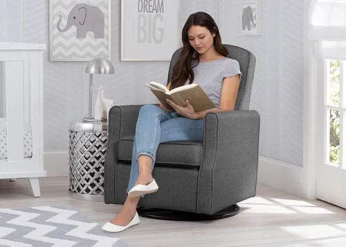 Vista 4 de Delta Children Blair Slim Nursery Glider - Silla mecedora giratoria color carbón