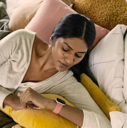Vista 5 de Seleek Bandas de Repuesto Compatibles con Fitbit Versa 3 / Versa 4 / Sense/Sense 2, Pulseras Accesorios Clásicos de Silicona Ajustables Correas