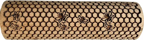 Vista 4 de Rodillo en relieve BEEHIVE. Rodillo de masa grabado con láser para galletas caseras y cerámica por Algis Crafts