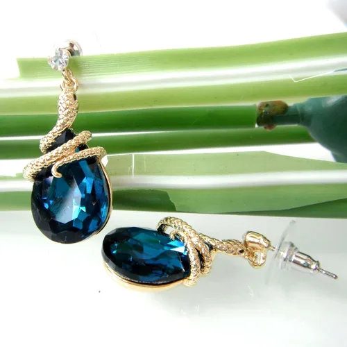 Vista 36 de Navachi Pendientes colgantes de gota de serpiente con forma de pera multicolor de cristal chapado en oro de 18 quilates