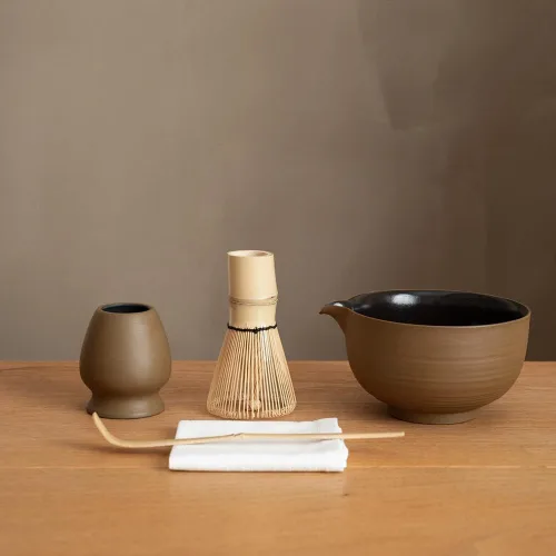 Vista 11 de Juego de 6 batidores japoneses de matcha, hecho a mano con cuenco (chawan), batidor de bambú (Chasen) y soporte, cuchara, tamiz y toalla de té, kit