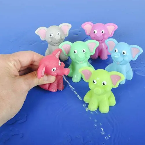 Vista 6 de ArtCreativity Elefantes de agua de goma, paquete de 12, juguetes de bañera y piscina para niños, chorros de agua seguros y duraderos, recuerdos