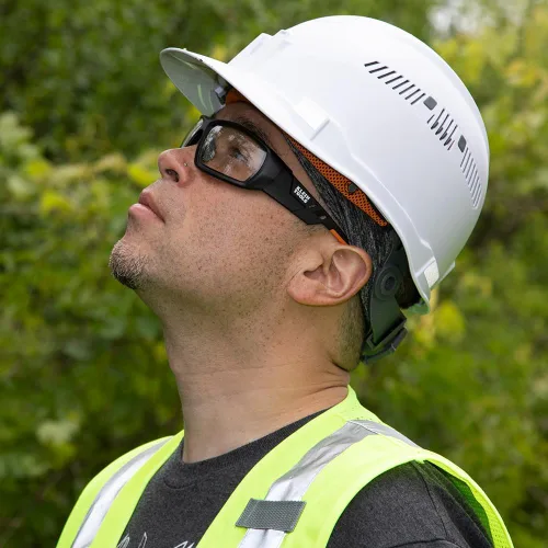 Vista 6 de Klein Tools 60538 Gafas de Seguridad con Junta, Equipo de Protección Individual Protector de Ojos Profesional, Marco Completo, Resistente a
