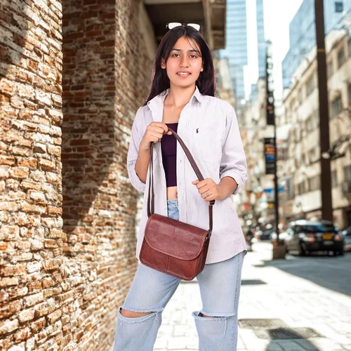 Vista 7 de 9" Small Leather Crossbody Bags for Women Genuine Brown Leather Purse, Cute Shoulder Handbag, Vintage Cross Body Mini Bag