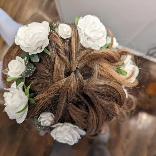 Vista 4 de DDazzling Diadema de flores para niñas, guirnalda bohemia con halo para el cabello, corona de flores, accesorios para fotos