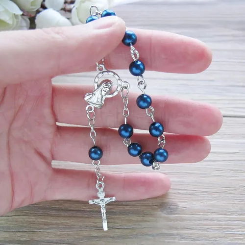 Vista 3 de WE Bautismo Favores Mini Rosarios para niño - (24 unidades) Cuentas Azul Marino con Acentos Plateados - Recuerditos De Bautismo - Rosarios de Dedo
